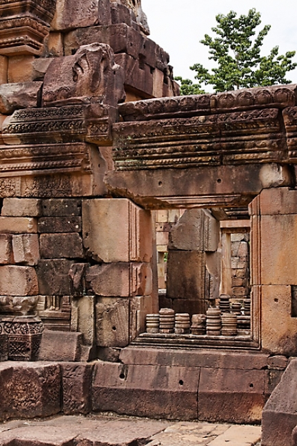 27-Prasat Ta Muen Thom-017